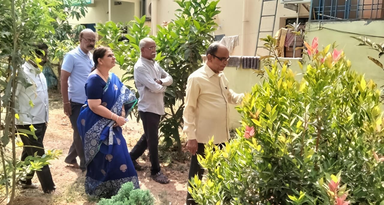 4 The Project officer V Nagamalliswari Garu visited Senior Citizens Office for a Special meeting for formation of Aasara committee .jpeg